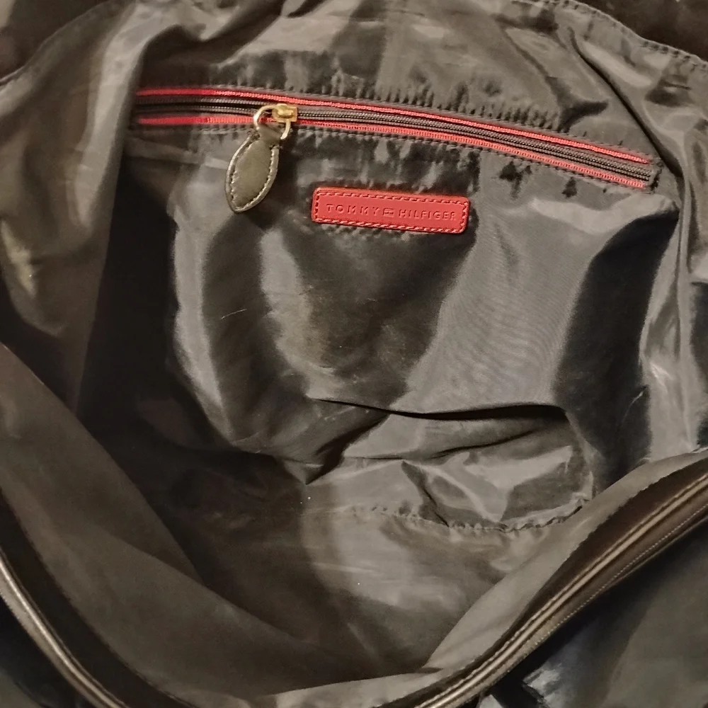 Tommy Hilfiger Tote Bag - Picture 7 of 8